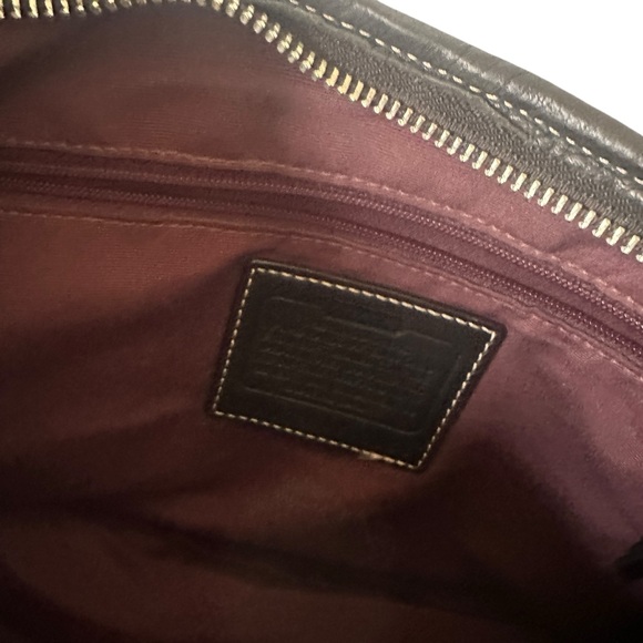 Coach Elegant Black Leather Shoulder Bag - Picture 5 of 13